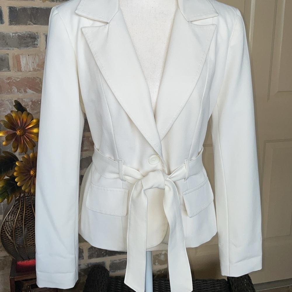 Creamy Winter White Belted & Tailored Professional Blazer Stretch Jacket Size 8 - Picture 3 of 16